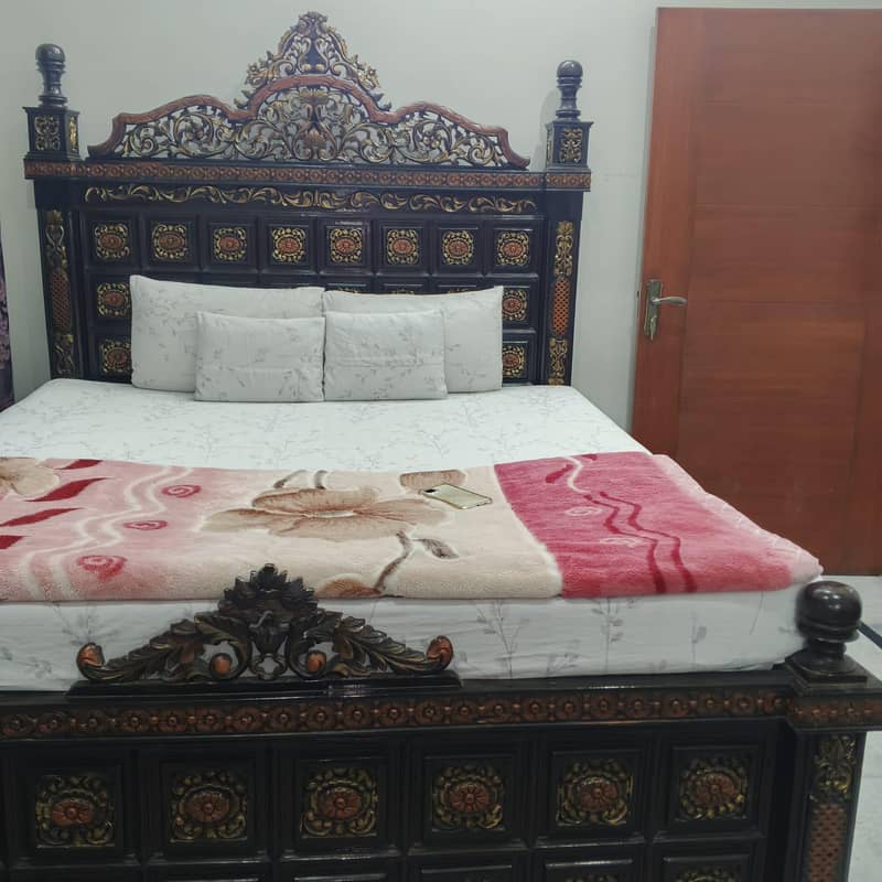 bed n dressing table 1