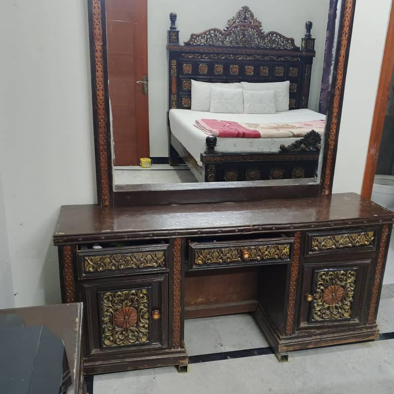 bed n dressing table 2
