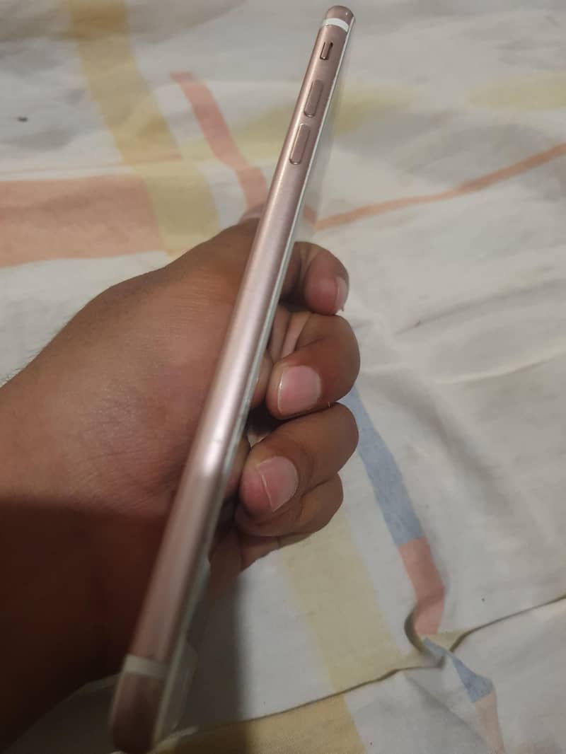iPhone 7 plus 9/10 condition 1
