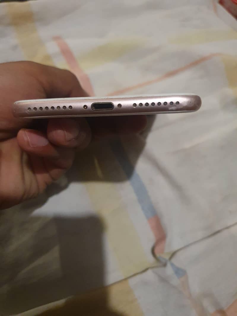 iPhone 7 plus 9/10 condition 6