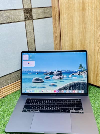 Apple MacBook Pro 2019(16") i9 32/512+4GB Dedicated GPU