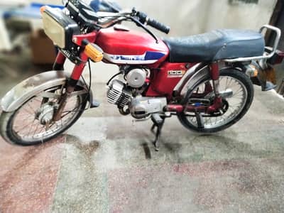 Yamaha delx 100cc karachi 1995 model 03188308655 only call