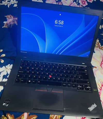 Lenovo ThinkPad i3 | 5th generation | 8Gb Ram | 256Gb SSD