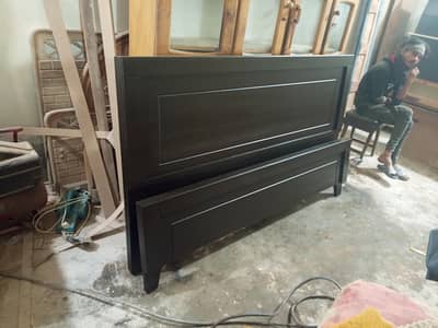 bed set/king bed available discount offar 40% off 03007718509