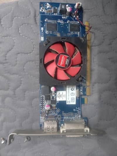 AMD RADEON 7000 SERIES GRAPHICS CARD.