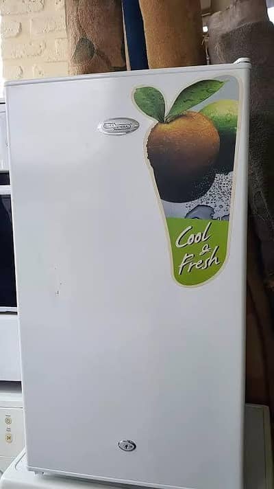 Super General 114L 4 Cubic Ft Single Door Fridge
