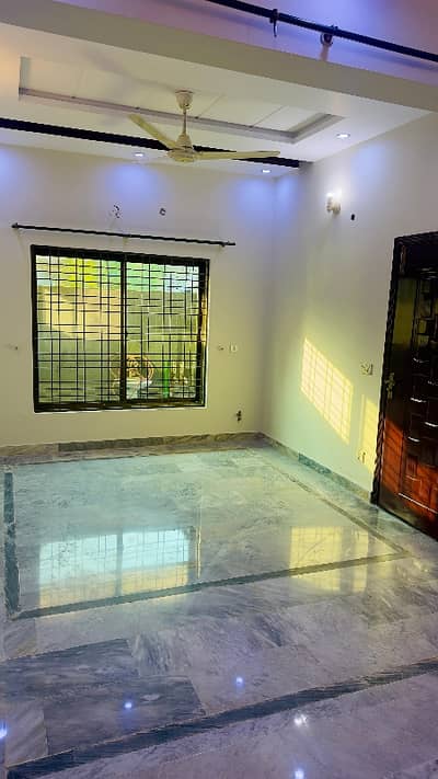 5 MARLA UPPER PORTION AVAILABLE FOR RENT