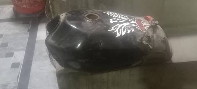 Tanki Honda 125 original ha paint Hogi ya tabing krwa le