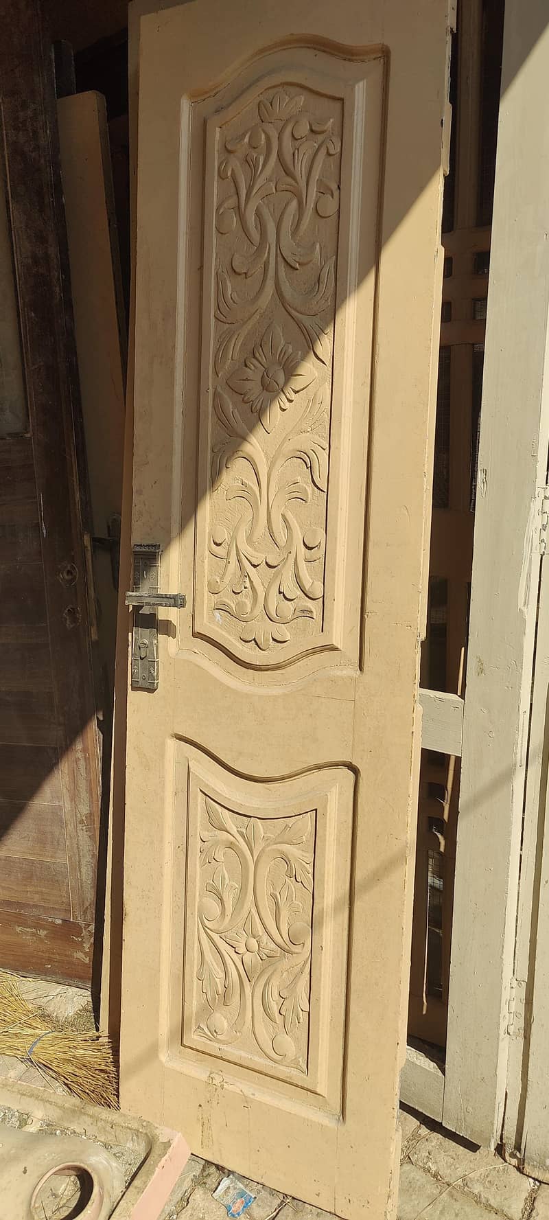 استعمال شدہ دروازے بہترین حالت میں مختلف سائزز میں دستیاب ہیں 0