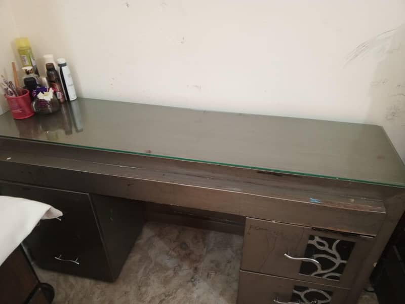 Dressing Table 0