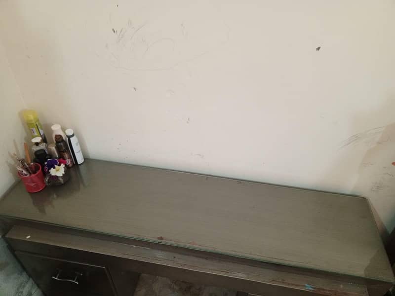 Dressing Table 4