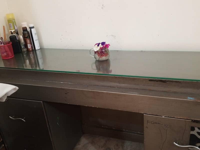 Dressing Table 8