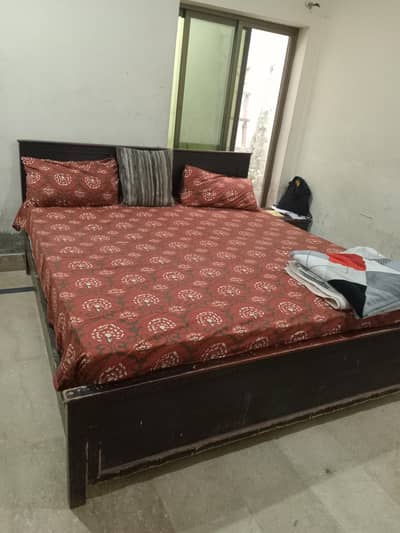 king size bed condition 7/10  heavy wood