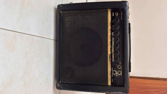 Yamaha Electric Guitar ERG-121 + Case + Cable & Yamaha Amp AR1500