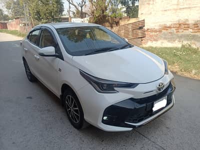 Toyota yaris ATIV  CVT-I 1.3 Auto