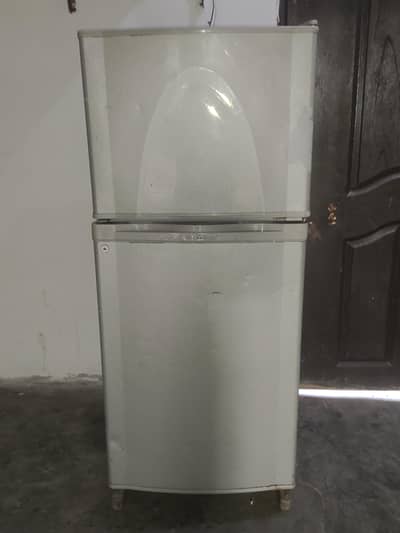 Dawlance fridage medium size perfect cooling sale