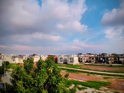 Prime Location 5 Marla Residential Plot In Park View City For sale At Good Location