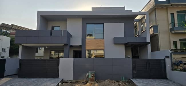 House Sized 1 Kanal Available In E-11