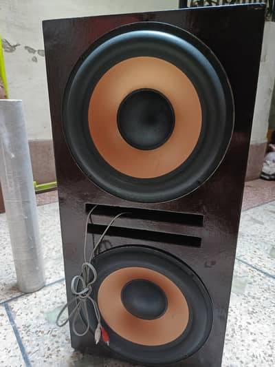 car and home used  amazing sound  under lite display box new