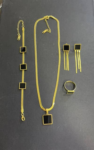 JWELLERY/BRACELET/EARINGS/TOPS/JWELLERY SET/EID OFFER