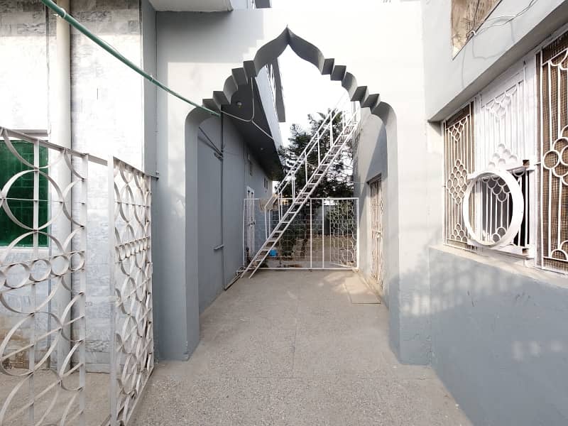 Upper Portion Available For Rent 4