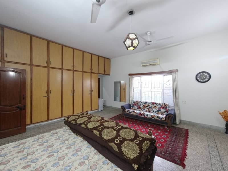 Upper Portion Available For Rent 18