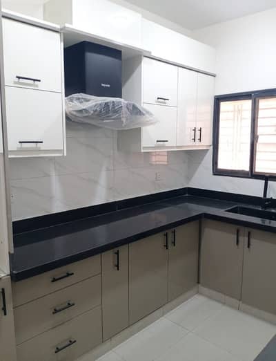 4 BED DD FLAT (BRAND NEW) AVAILABLE FOR SALE IN KINGS SHAES APARTMENT, BLOCK-3A NEAR KAMRAN CHOWRANGI, GULISTAN-E-JAUHAR KARACHI