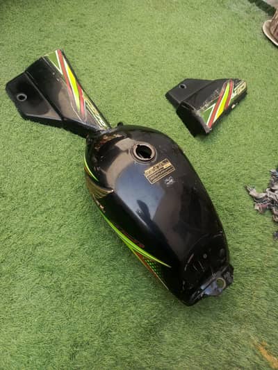 fuel tank and side panels cd 70