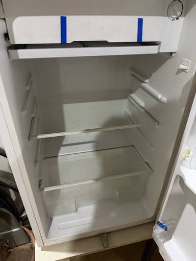 Nikai 90L Compact Single-Door Mini Fridge