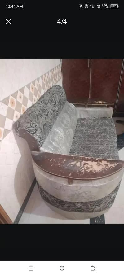 sofa ha bas posish  khrab ha