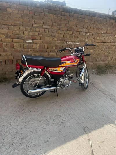 2025 model cd 70 km drive 2000