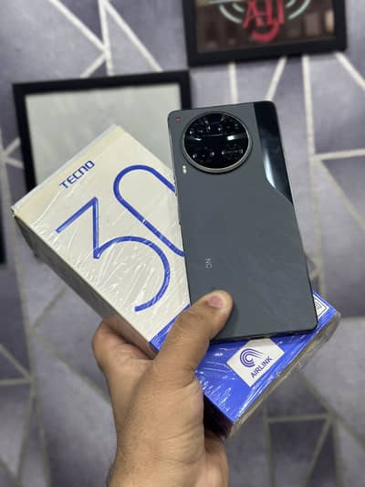 Techno Camon 30 12GB/256GB Pta Approved complete box