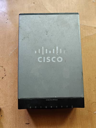 Cisco RV042 VPN Router (Used)
