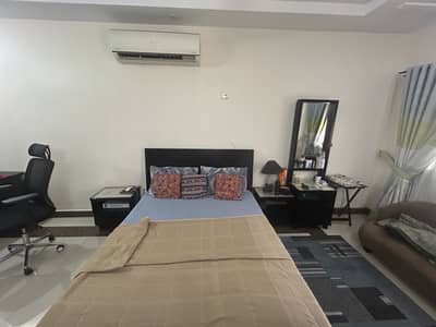 Bedroom set for sale queen sized bed 2 side tables and dressing table