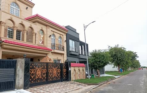 5 MARLA ONGROUND PLOTON CARPETED RD WITH ALL DUES PAID AVAILABLE FOR SALE IN NLC