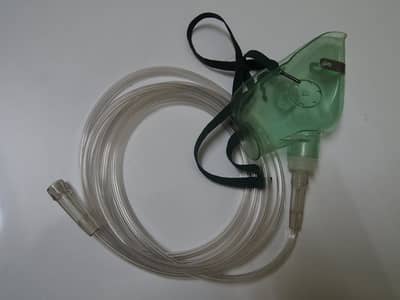 Revolizer and PVC Oxygen Mask with Tubing