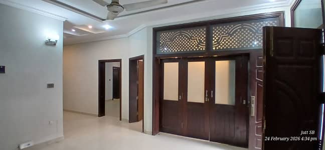 Luxury house ground portion for rent