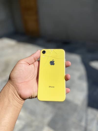 Iphone XR non pta factory unlock 128  WhatsApp pr rabta 03207951894