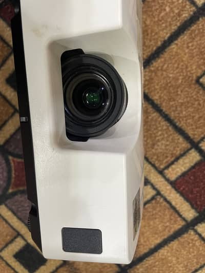 Hitachi CP-X3021WN LCD Projector