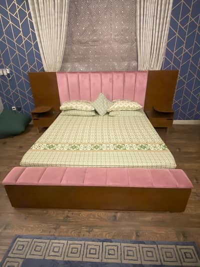 Bed - wooden - excellent condition -