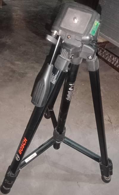 BOSCH BT150 tripod