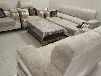 7 seater Sofa Set is for sale