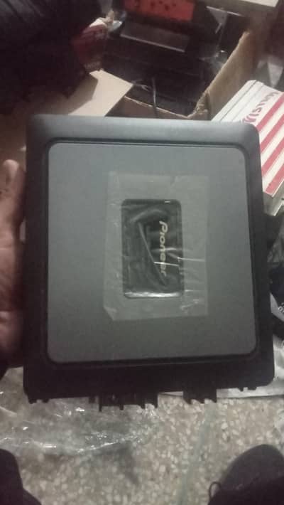 AMPLIFIERS SPEAKERS PLAYERS