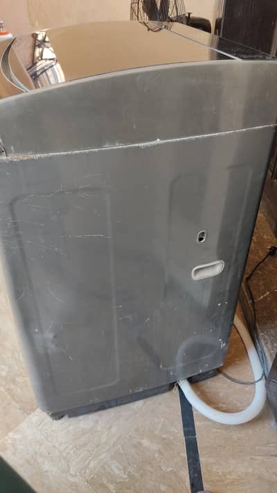 dawlance auto washing machine lush condition 10/10