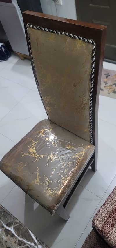 6 Seater Dining Table for Sale – Just Like New!