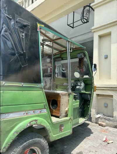 Driver required / ڈرائیور کی ضرورت ہے