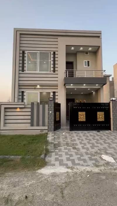 5 Marla Brand New House For Rent In F-Block. Hot Location