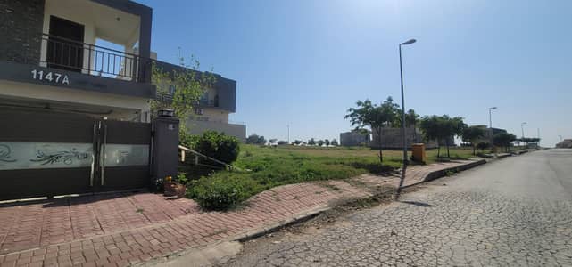 plot#1148.14 marla plot in sector f near blvd ,commercial