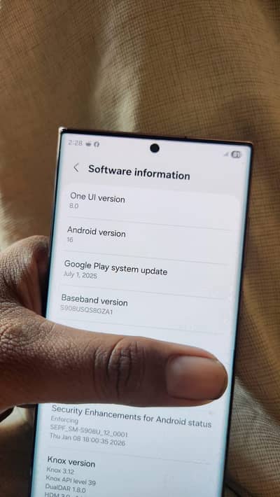 Samsung Galaxy S22 Ultra – 12GB RAM / 512GB