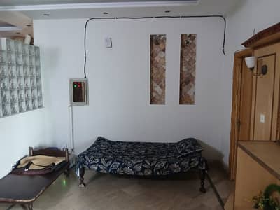 10marla uper purshin for rent in 2bad room TV lounge kichen with dring room giraj bajli pani gas available total marble floors